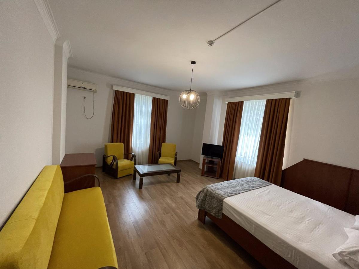 Aristocrat Hotel Tbilisi Luaran gambar