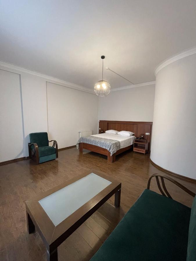 Aristocrat Hotel Tbilisi Luaran gambar