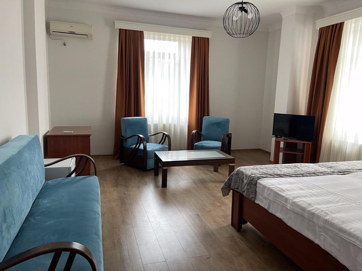 Aristocrat Hotel Tbilisi Luaran gambar