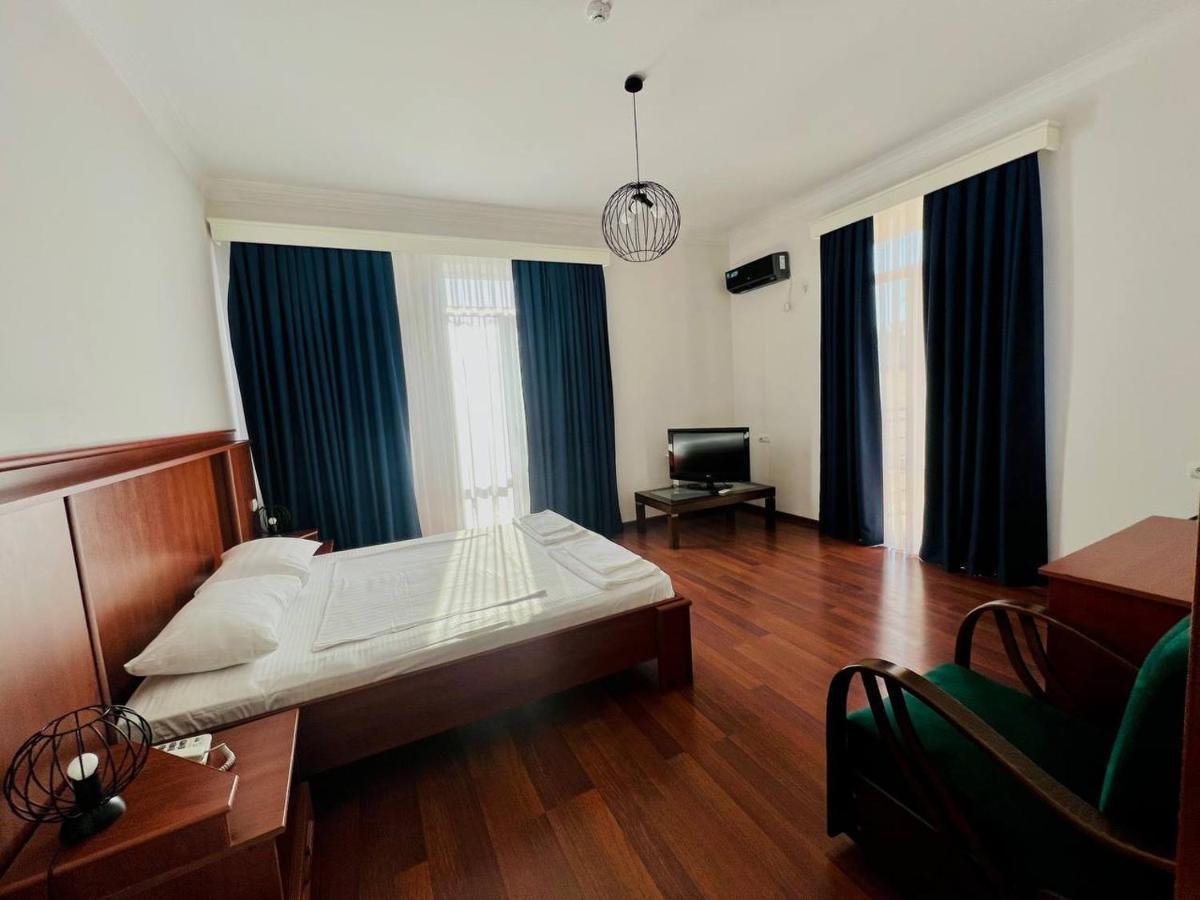Aristocrat Hotel Tbilisi Luaran gambar